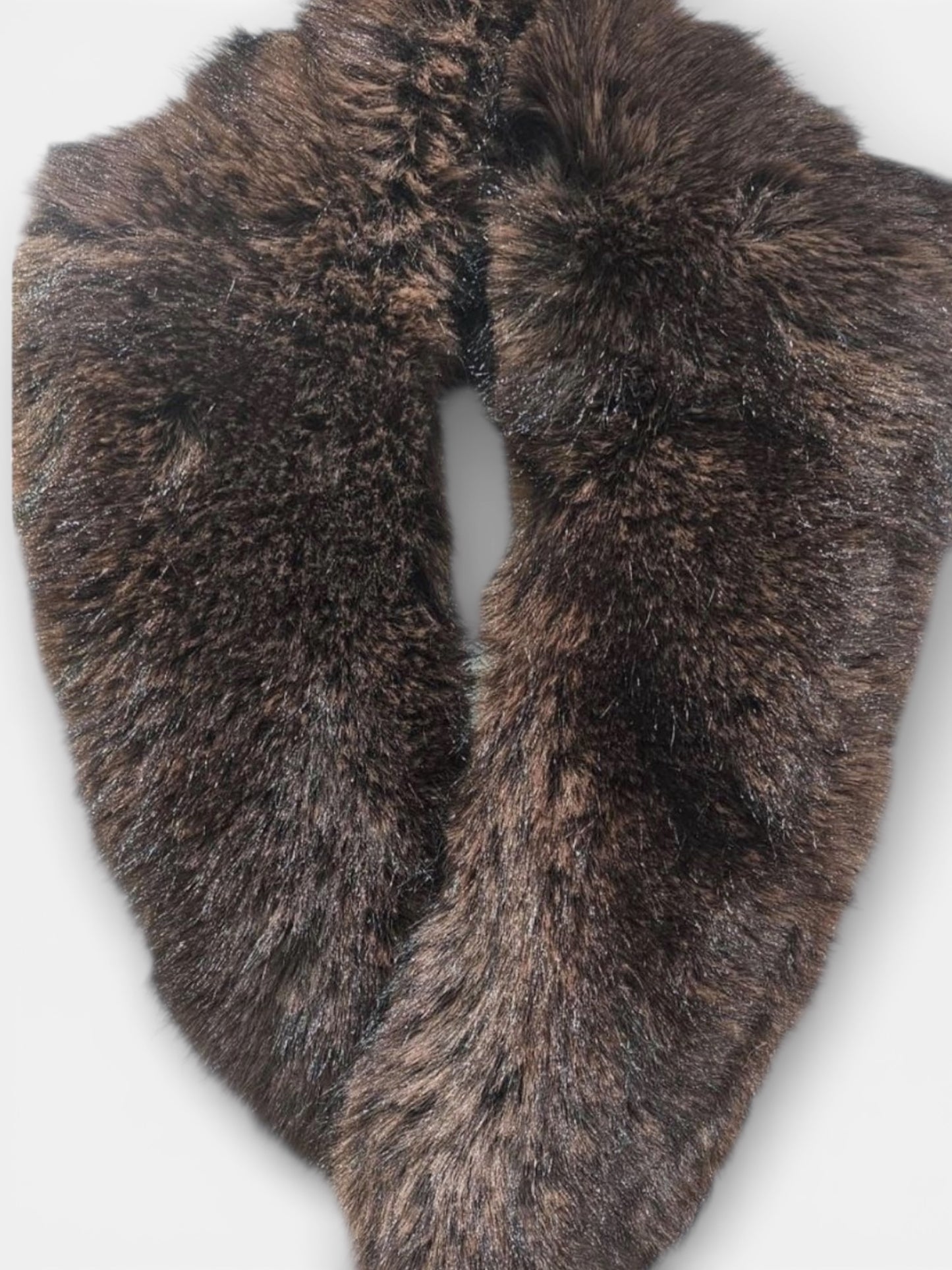 CUELLO DE PELO | MARRÓN CHOCOLATE