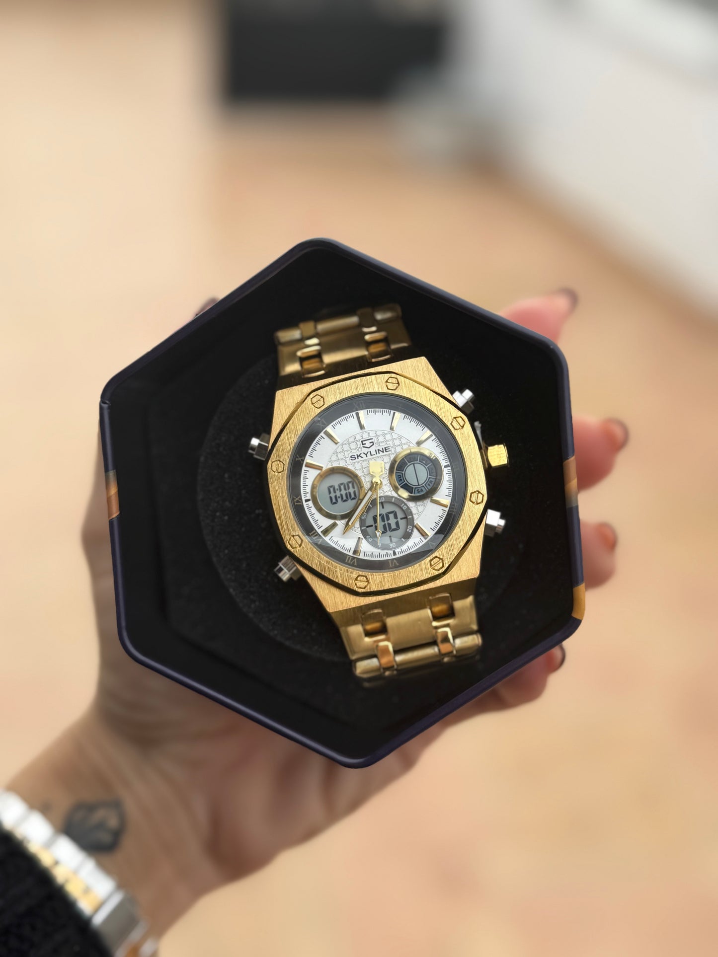 RELOJ UNISEX SKYLINE |DORADO