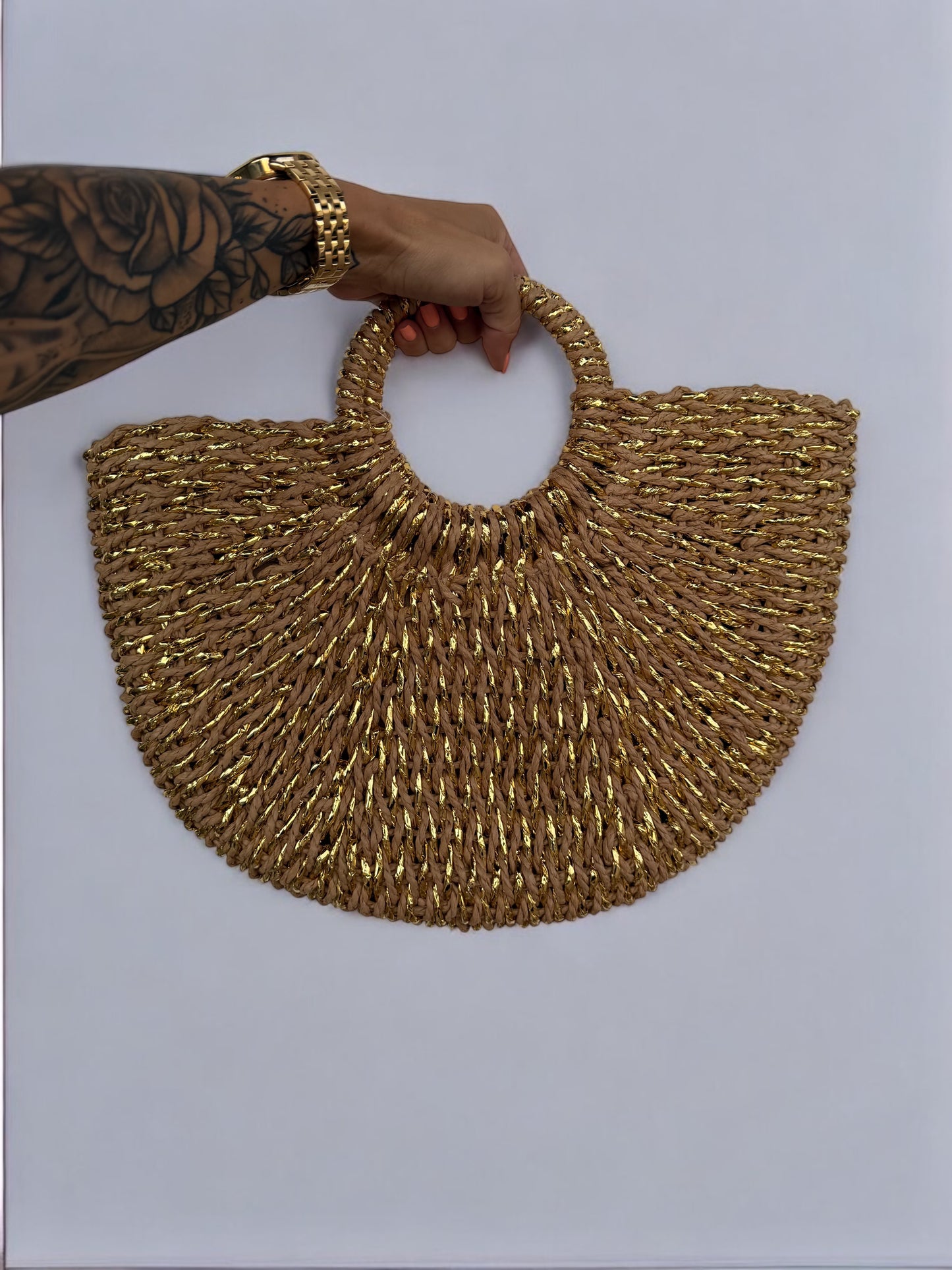 BOLSO RAFIA TAUPE AND GOLD