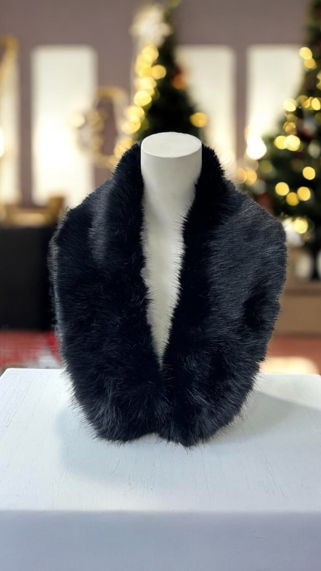 CUELLO PELO SINTÉTICO - NEGRO