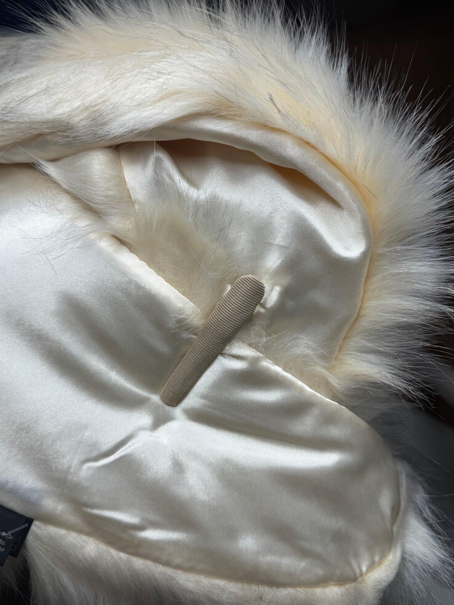 CUELLO PELO SINTÉTICO- BEIGE