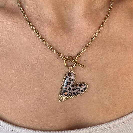 COLLAR CORAZÓN LEOPARDO